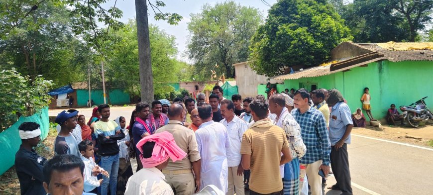 ଧର୍ମ ପରିବର୍ତ୍ତନକୁ‌‌ ନେଇ ଶବ ସତ୍କାର ପାଇଁ ମିଳିଲାନି ଶ୍ମଶାନ ୨୪ ଘଣ୍ଟା ଘରେ ପଡ଼ିଲା ମୃତଦେହ ପ୍ରଶାସନ ହସ୍ତକ୍ଷେପ ପରେ ଶବ ସତ୍କାର।