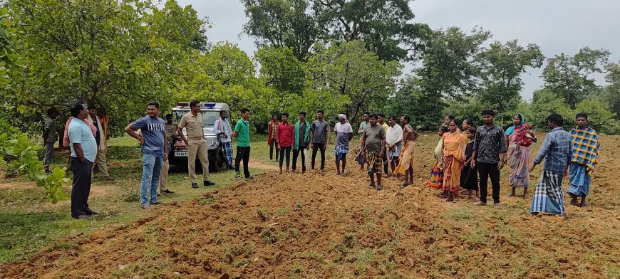 ନ୍ୟାୟ ଅପେକ୍ଷାରେ ନିରୀହ ଆଦିବାସୀ । ଦଲାଲ ମାଲେମାଲ ଗରିବ ବେହାଲ ।