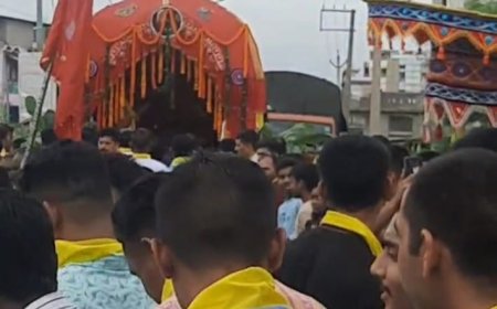 ସି ଆର୍ ପି ଏଫ୍ ୬୪ ବାଟାଲିୟନ ପକ୍ଷରୁ ନିଆରା ଢଙ୍ଗରେ ବାହୁଡା ଯାତ୍ରା ଆୟୋଜିତ।