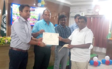 ପ୍ରଧାନଶିକ୍ଷକ ଦୈତାରୀ ଦିଗାଲ ପାଇଲେ ଜିଲ୍ଲାସ୍ତରୀୟ  ପ୍ରକୃତିବନ୍ଧୁ ସମ୍ମାନ।
