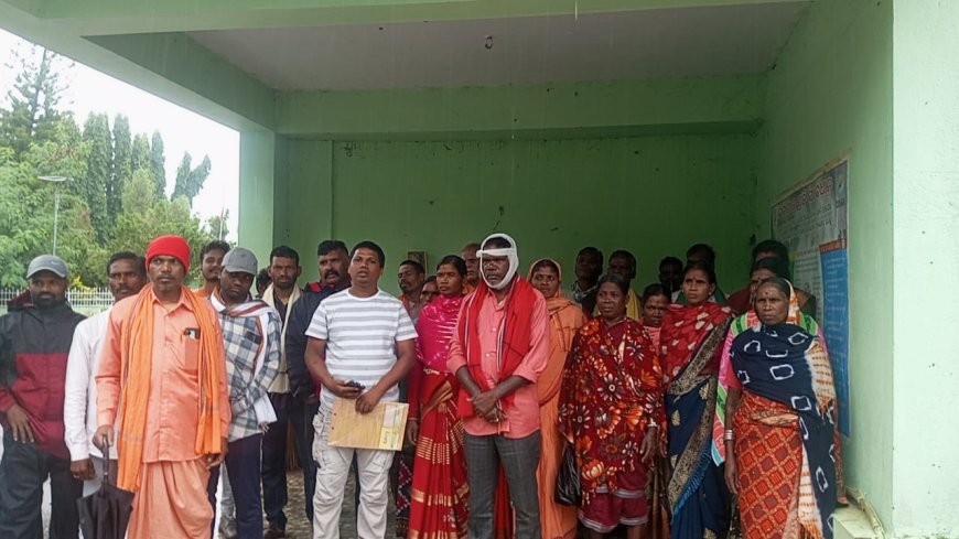 ଓଡିଶା ଆଦିବାସୀ ଅଧିକାର ମଞ୍ଚ ଓ ଓଡିଶା କୃଷକ ସଭା ପକ୍ଷରୁ ଜିଲ୍ଲା ଆରକ୍ଷୀ ଅଧିକ୍ଷକ, ଜିଲ୍ଲାପାଳ ଓ ଜିଲ୍ଲା ବନ ବିଭାଗ ଅଧିକାରୀଙ୍କୁ 5ଦଫା ଦାବିପତ୍ର ପ୍ରଦାନ ।