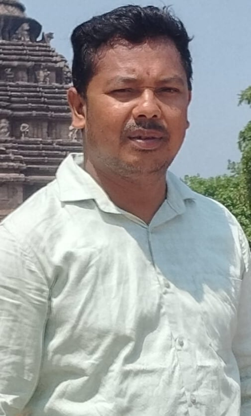 ସ୍ଵତନ୍ତ୍ର ଅତିଥି ଭାବେ ଲାଲକିଲ୍ଲା ୭୯ତମ ସ୍ଵାଧୀନତା ଦିବସରେ ଯୋଗ ଦେବେ କଳାହାଣ୍ଡିର ପୁଅ  ଭାରତ ସରକାରଙ୍କ ତରଫରୁ ନିମନ୍ତ୍ରିତ ହୋଇଛନ୍ତି ଯୁବ ଲେଖକ ଡିଲେଶ୍ୱର ରଣା