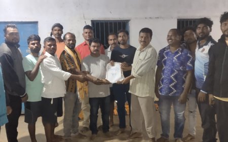 ଅନୁଷ୍ଠିତ ହେଲା ଦଶହରା ପୂଜା ପାଇଁ ମଞ୍ଚସ୍ଥ ହେବାକୁ ଥିବା ସାମାଜିକ ନାଟକ ବହି ପୂଜା କାର୍ଯ୍ୟକ୍ରମ I