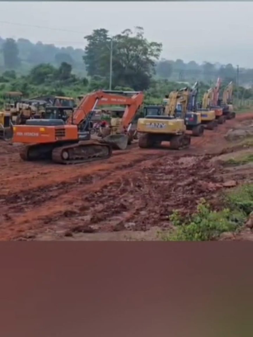 ଶ୍ରୀରାମ ଇନଫା ର ଗାଡି କୁ ଉଠାଇ ନେଲା ସରପଞ୍ଚ ଚାଞ୍ଚେର ମାଝୀ।