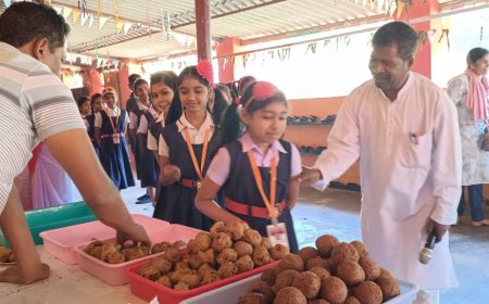ରାଇକିଆ ଶିଶୁ ମନ୍ଦିର ଶିଶୁ ମାନେ ମାଣ୍ଡିଆ ଖାଦ୍ୟ ଖାଇ ପାଳିଲେ ଶିଶୁ ଦିବସ।