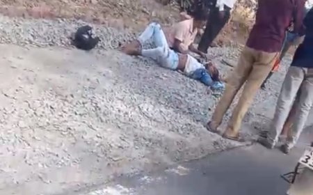 ବାଇକରୁ ପଡି ଦୁଇ ଗୁରୁତର ।