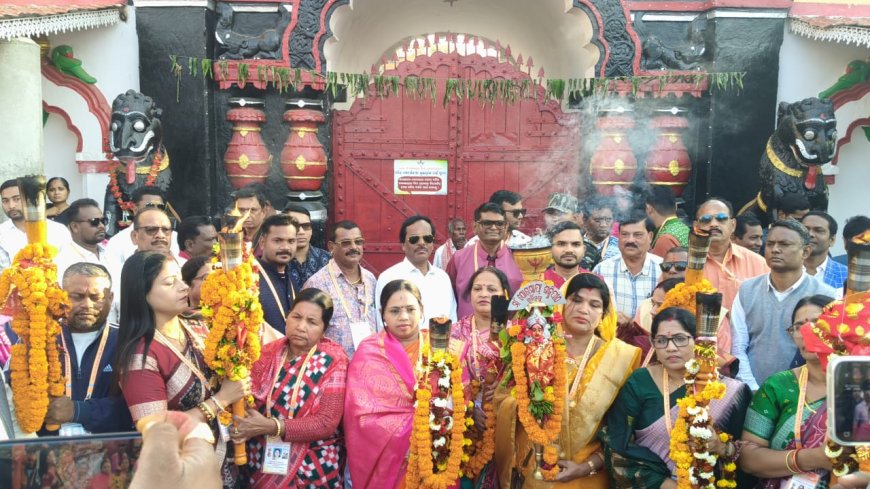 ବିଭିନ୍ନ ପୀଠରୁ ପହଞ୍ଚିଲା ପବିତ୍ର ମଶାଲ  ମୁଖ୍ୟ ମଞ୍ଚରେ ସ୍ଥାପନ ପାଇଁ ବିଶାଳ ଶୋଭାଯାତ୍ରା