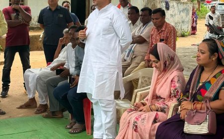 ଲୋକଙ୍କ ସମସ୍ୟା ଶୁଣିଲେ କଳାହାଣ୍ଡି ସାଂସଦ ମାଲବିକା ଦେବୀ, ଶୀଘ୍ର ସମାଧାନର ପ୍ରତିଶ୍ରୁତି