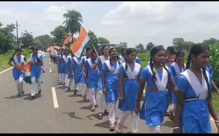 ଦାଦପୁରରେ ‘ହର ଘର ତିରଙ୍ଗା’ ଅଭିଯାନରେ ତ୍ରିରଙ୍ଗା ଶୋଭାଯାତ୍ରା