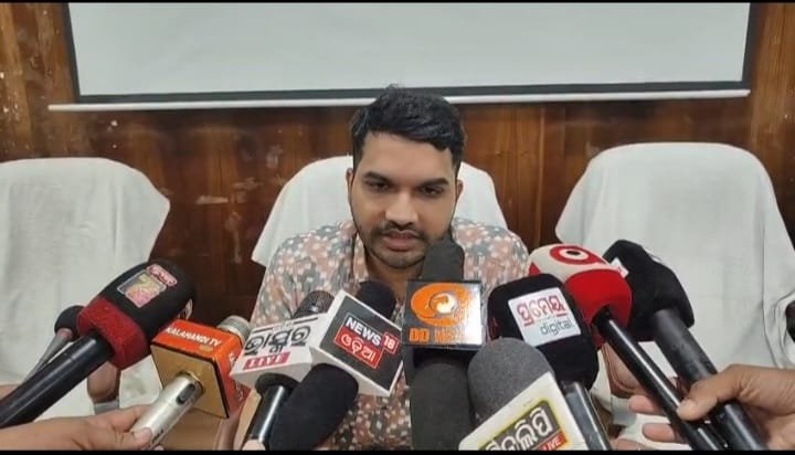 ବିଶ୍ୱ ପ୍ରସିଦ୍ଧ ଛତରଯାତ୍ରାକୁ ନେଇ ପ୍ରଶାସନର ପ୍ରସ୍ତୁତି ବୈଠକ ଅକ୍ଟୋବର ୧୯ରେ ମା’ ମାଣିକେଶ୍ୱରୀଙ୍କ ଛତରଯାତ୍ରା; ଭକ୍ତଙ୍କ ସୁରକ୍ଷା ଓ ଭିଡ଼ ନିୟନ୍ତ୍ରଣ ଉପରେ ଗୁରୁତ୍ୱ