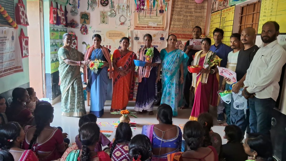 ଆଙ୍ଗନ କା ଉତ୍ସବରେ ଉତ୍ସବମୁଖର କଳାହାଣ୍ଡି ୨୩୭୭ ଅଙ୍ଗନବାଡ଼ି କେନ୍ଦ୍ରରେ ସଚେତନତା କାର୍ଯ୍ୟକ୍ରମ; କୃତୀଙ୍କୁ ପୁରସ୍କାର, କର୍ମୀ ଓ ଆଶାଙ୍କୁ ସମ୍ମାନ